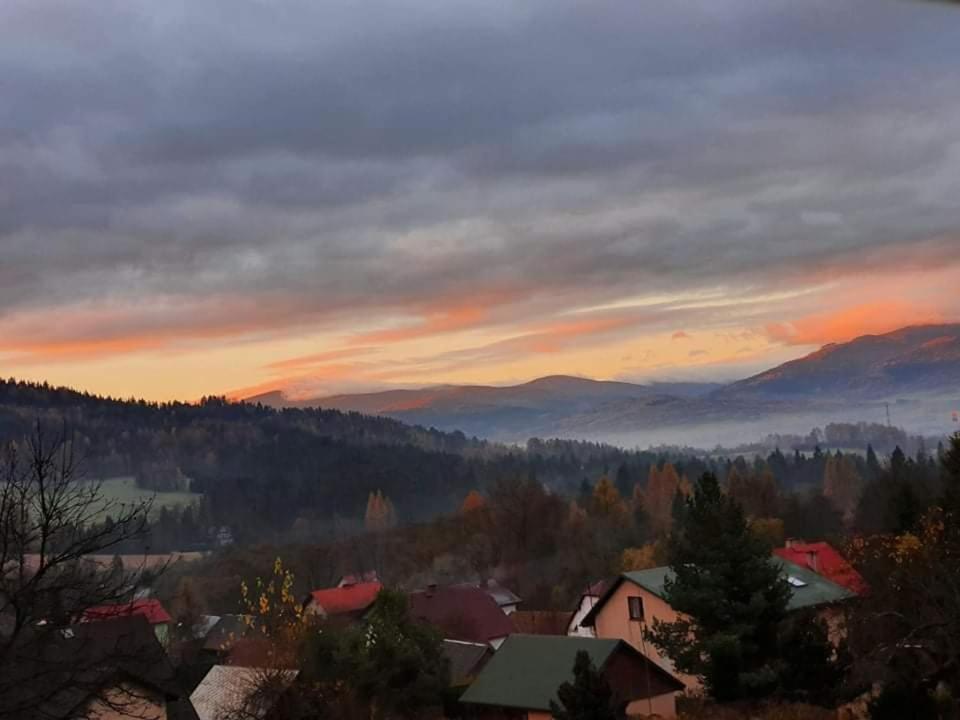 Domek Tuni Villa Pewel Wielka Buitenkant foto